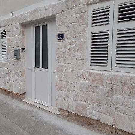 Studio Apartments Ana & Mia Βις Εξωτερικό φωτογραφία