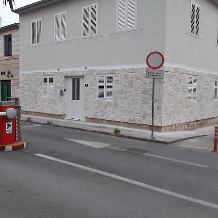 Studio Apartments Ana & Mia Βις Εξωτερικό φωτογραφία