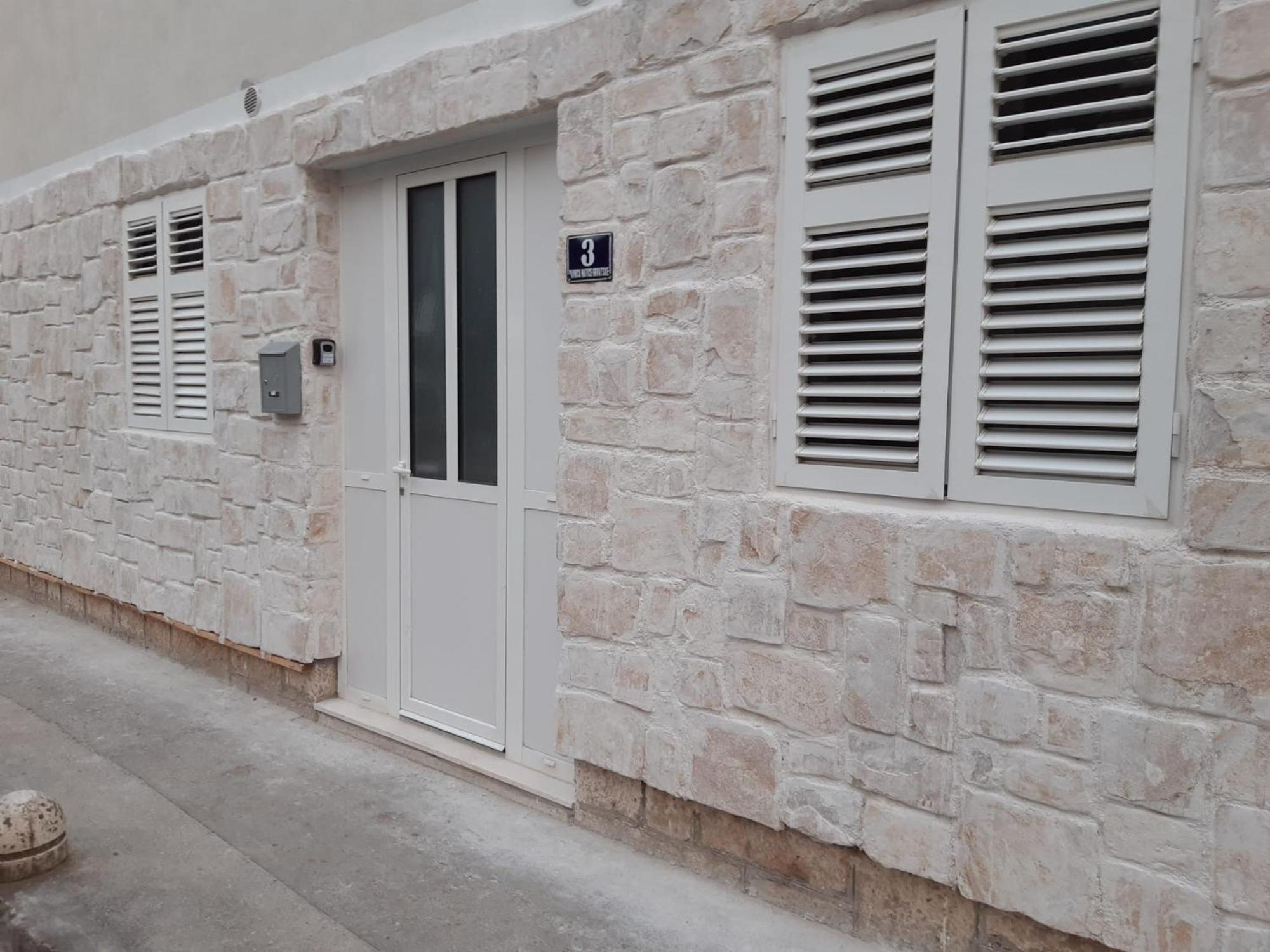 Studio Apartments Ana & Mia Βις Εξωτερικό φωτογραφία