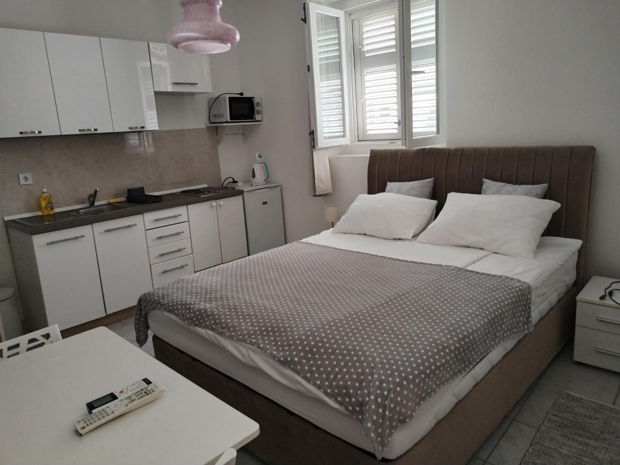 Studio Apartments Ana & Mia Βις Εξωτερικό φωτογραφία