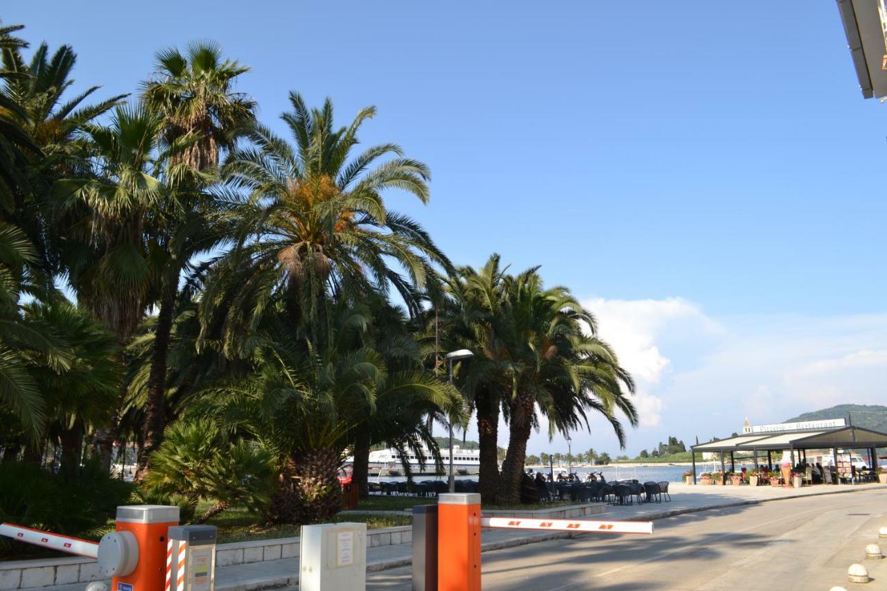 Studio Apartments Ana & Mia Βις Εξωτερικό φωτογραφία